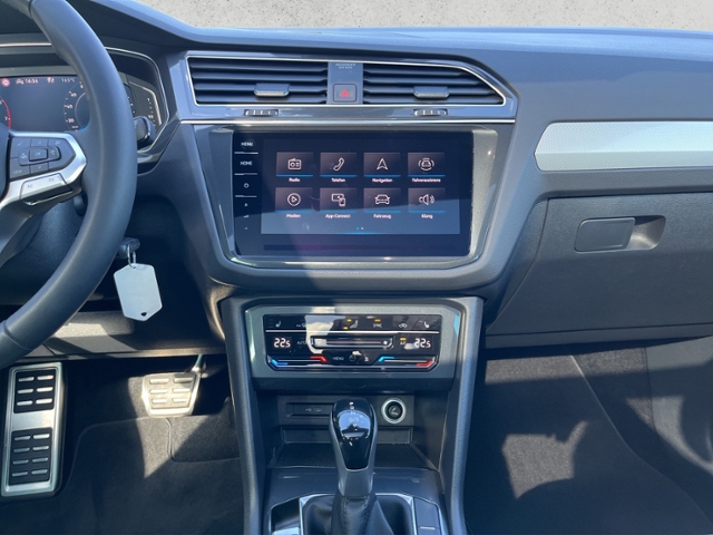 Tiguan 1.5 TSI DSG Move, Navi, AHK, Dach, Sthzg,