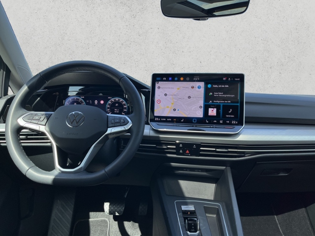 Golf VIII Var. 1.5 eTSI DSG Navi, AHK, Dach, Kam
