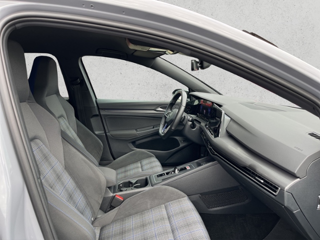 Golf VIII 1.4 GTE eHybrid, Navi, AHK, STHZG, Kam