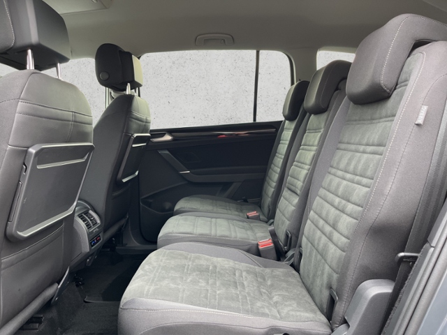Touran 2.0 TDI DSG Highline, Navi, AHK, elektr. 