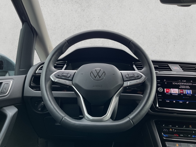Touran 2.0 TDI DSG Highline, Navi, AHK, elektr. 