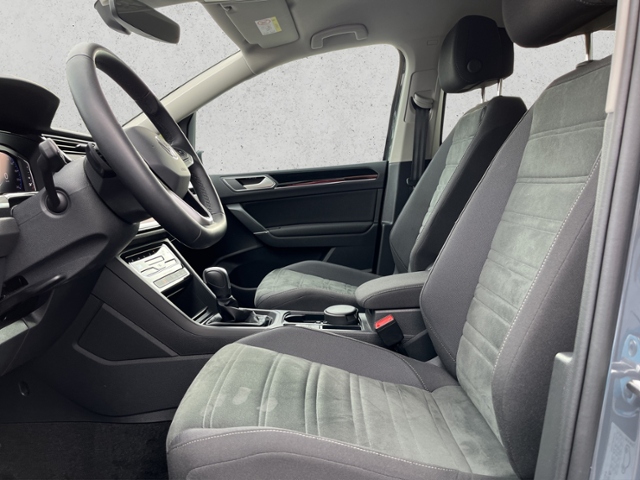 Touran 2.0 TDI DSG Highline, Navi, AHK, elektr. 