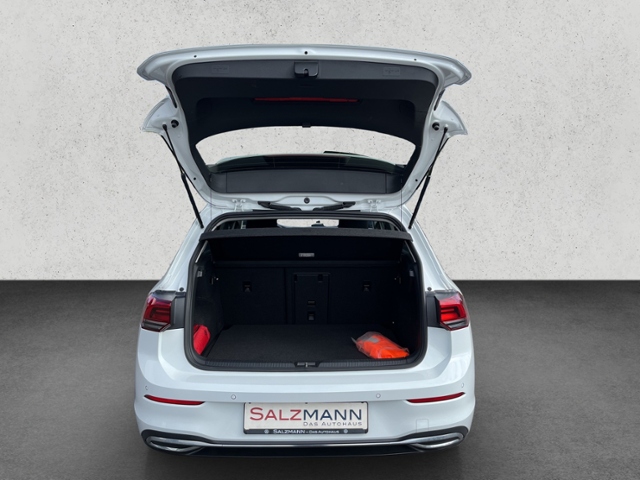 Golf VIII 1.5 eTSI DSG Active , Navi, LED KLIMA 
