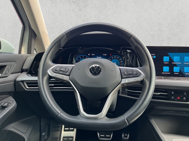 Golf VIII 1.5 eTSI DSG Active , Navi, LED KLIMA 