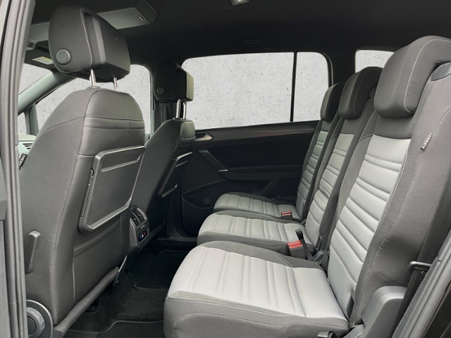 Touran 1.5 TSI DSG High, R-Line, Navi, Kamera, L