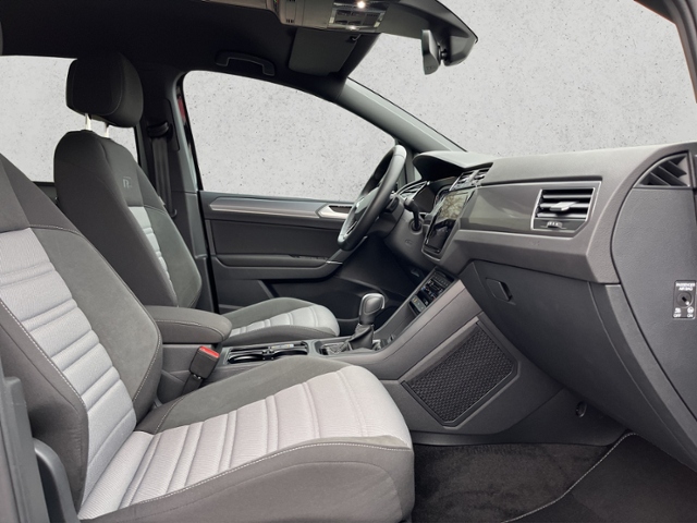 Touran 1.5 TSI DSG High, R-Line, Navi, Kamera, L