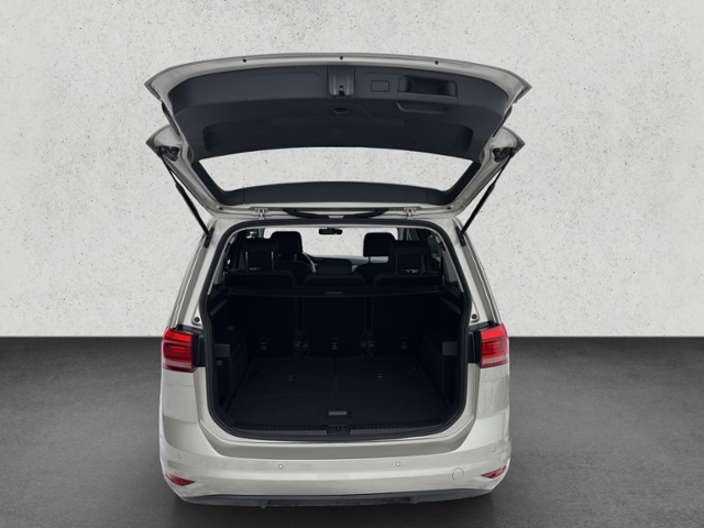 Touran 1.5 TSI DSG Move , Navi, AHK, Kamera, LED