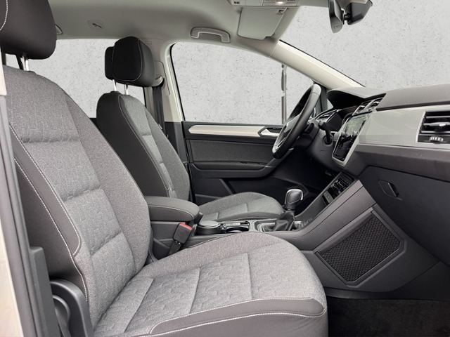 Touran 1.5 TSI DSG Move , Navi, AHK, Kamera, LED