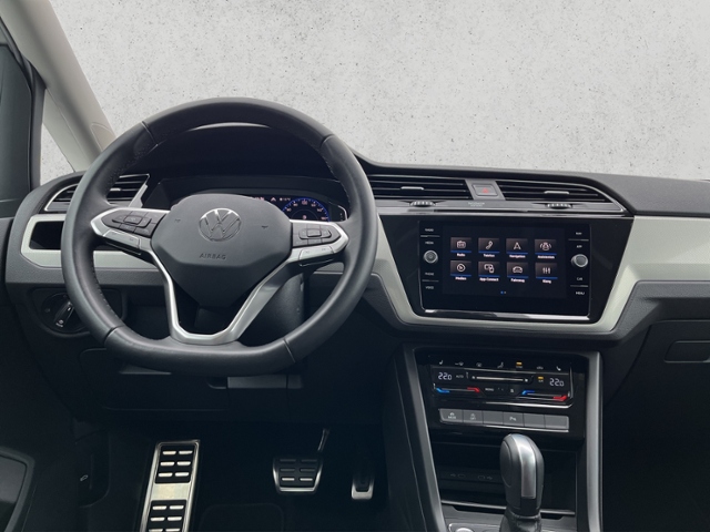 Touran 1.5 TSI DSG Move , Navi, AHK, Kamera, LED