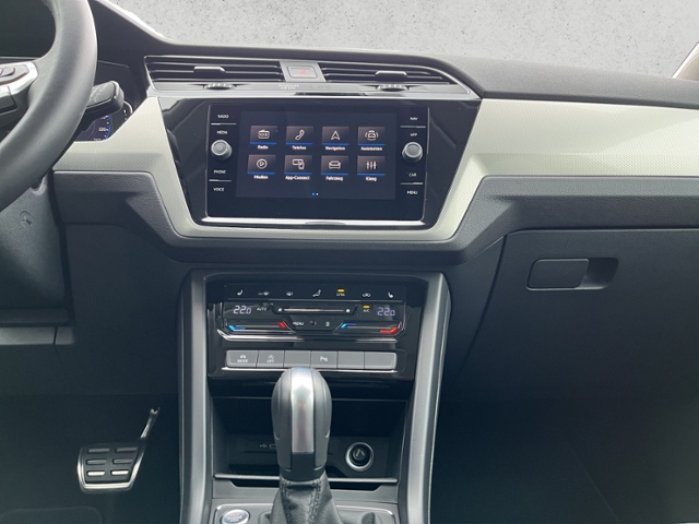 Touran 1.5 TSI DSG Move , Navi, AHK, Kamera, LED