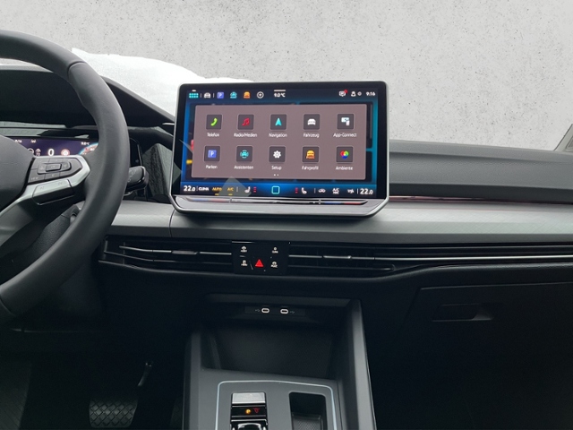 Golf VIII 1.5 eTSI DSG KLIMA LED NAVI ALU