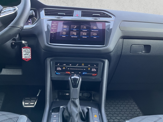 Tiguan 2.0 TDI DSG R-Line 4M. Navi, AHK, Matrix-