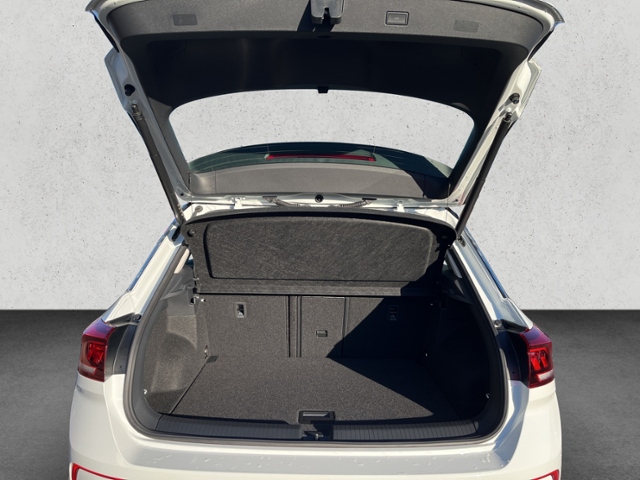 T-Roc 1.5 TSI DSG Style, Navi, Dach, Kamera, LED