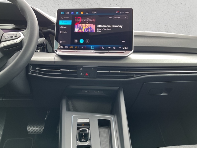 Golf VIII 1.5 eTSI DSG Navi, AHK, Dach, Sthzg, K