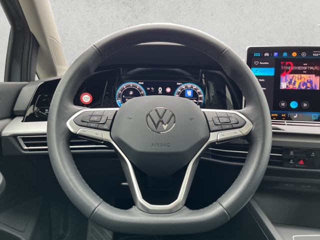 Golf VIII 1.5 eTSI DSG Navi, AHK, Dach, Sthzg, K
