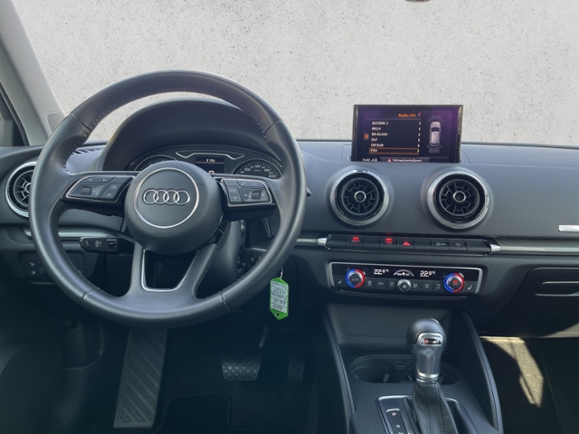 A3 1.5 TSI Sportback design, Navi, AHK, Leder, M