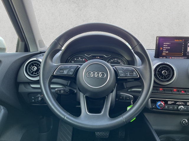 A3 1.5 TSI Sportback design, Navi, AHK, Leder, M