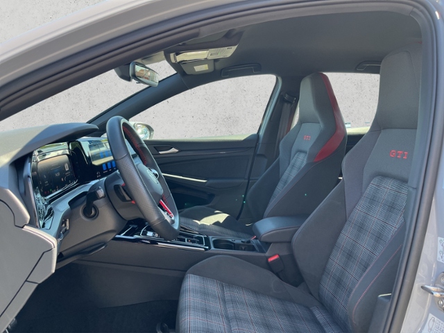 Golf VIII 2.0 GTI DSG Navi, LED, ACC KLIMA ALU