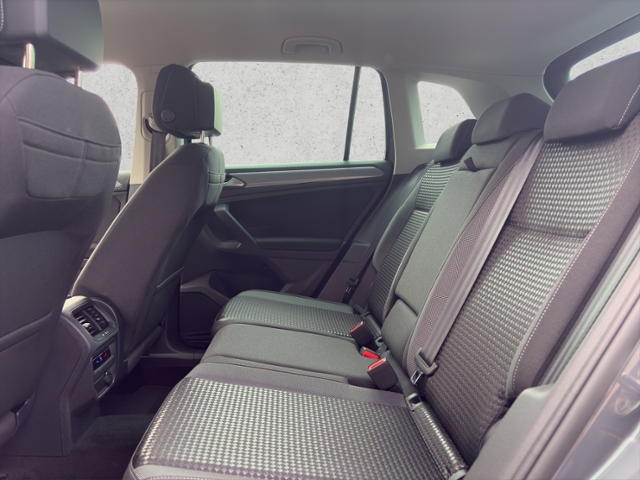 Tiguan 2.0 TDI Active, Navi, AHK, Kamera KLIMA L