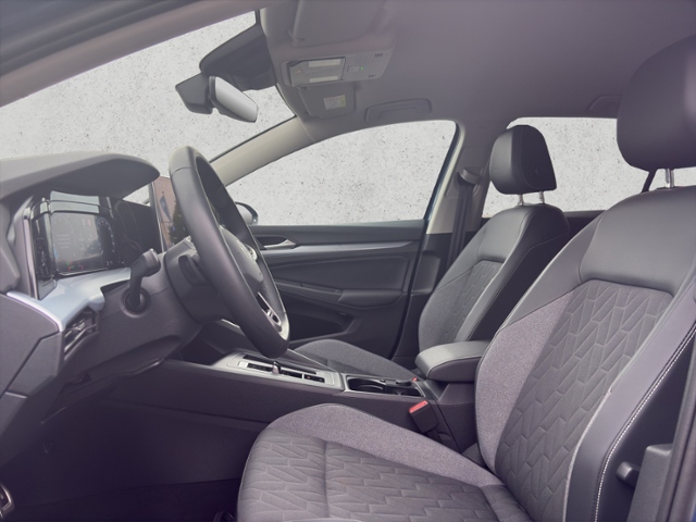 Golf VIII 1.5 eTSI DSG Energy, Navi, AHK, Kamera
