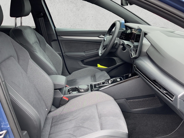 Golf VIII 1.5 eTSI Edition 50 Navi, AHK, DCC, Da