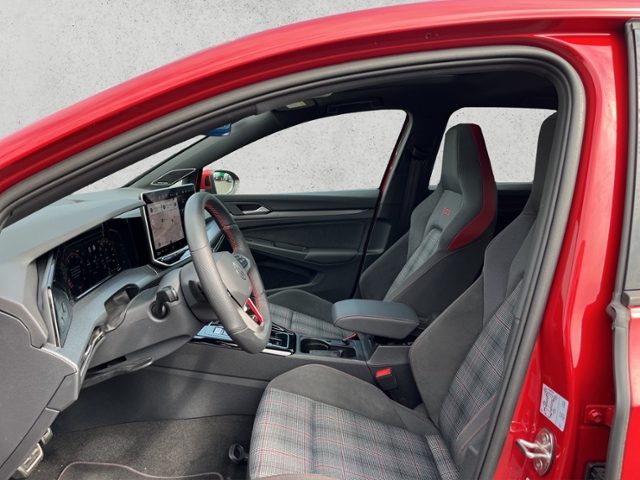 Golf VIII 2.0 GTI DSG TSI 195 kW KLIMA LED NAVI 