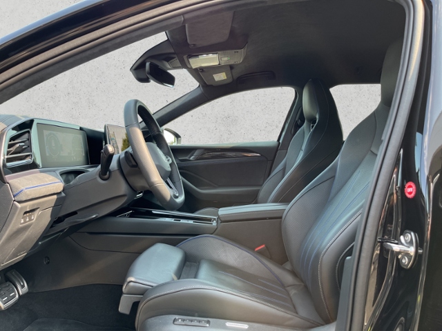 Passat 2.0 TDI DSG R-Line, Navi, Matrix-LED, AHK